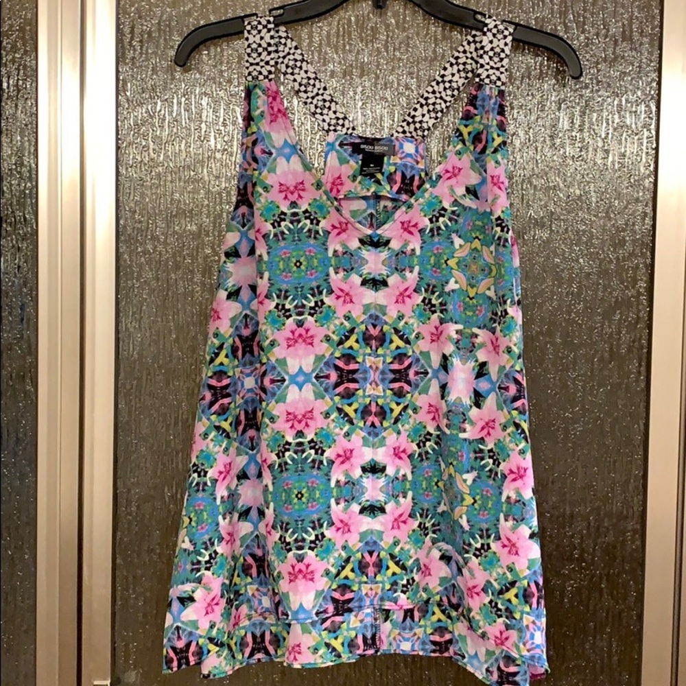Very pretty tank!
